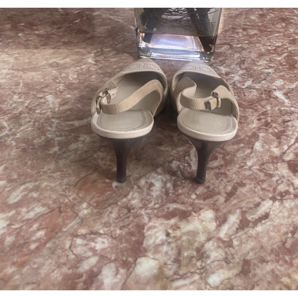 Salvatore Ferragamo Cream Beige Leather Pointed Toe Slingback Pump 7B EUC, $595 - Picture 10 of 11